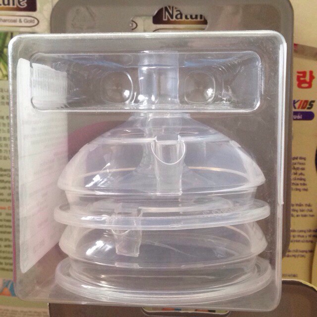 Núm ti mềm như ti mẹ