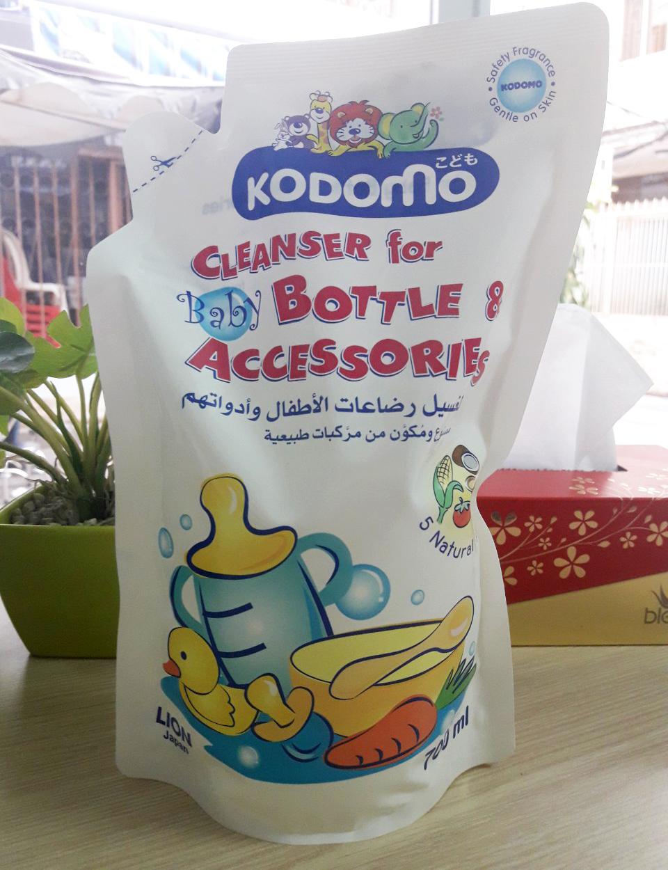 Combo 2 túi Nước rửa bình sữa Kodomo 700ml Thái Lan