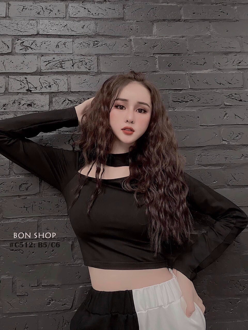 Áo croptop tay dài khoét cổ thời trang TTSA0882