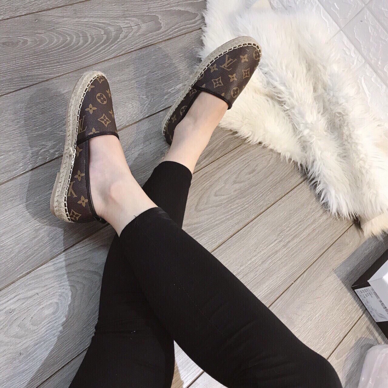 Giày Slip on LV đế cói