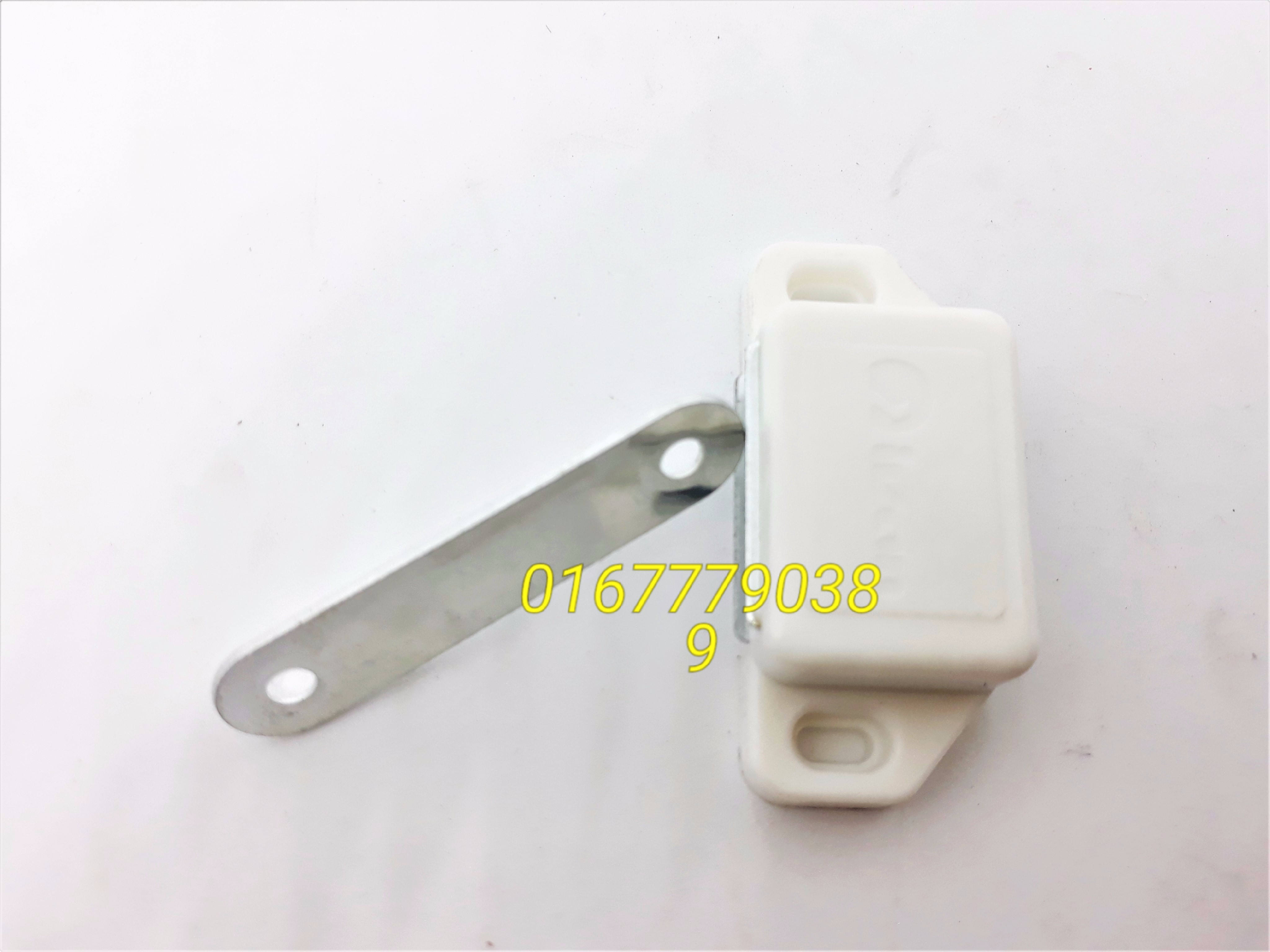 [HCM]hít cửa tủ