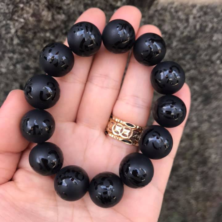 [HCM]VÒNG TAY ĐÁ MÃ NÃO ĐEN  KHẮC CHÚ ĐẠI BI SIZE HẠT 16LY