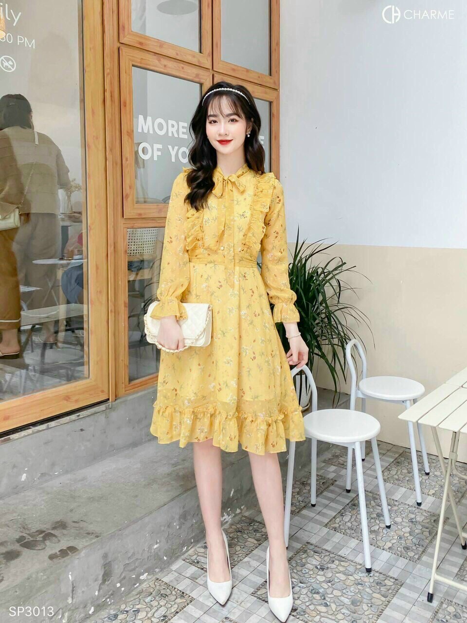 Đầm xoè voan hoa tay bèo cột nơ trước cổ và eo cao cấp qc
