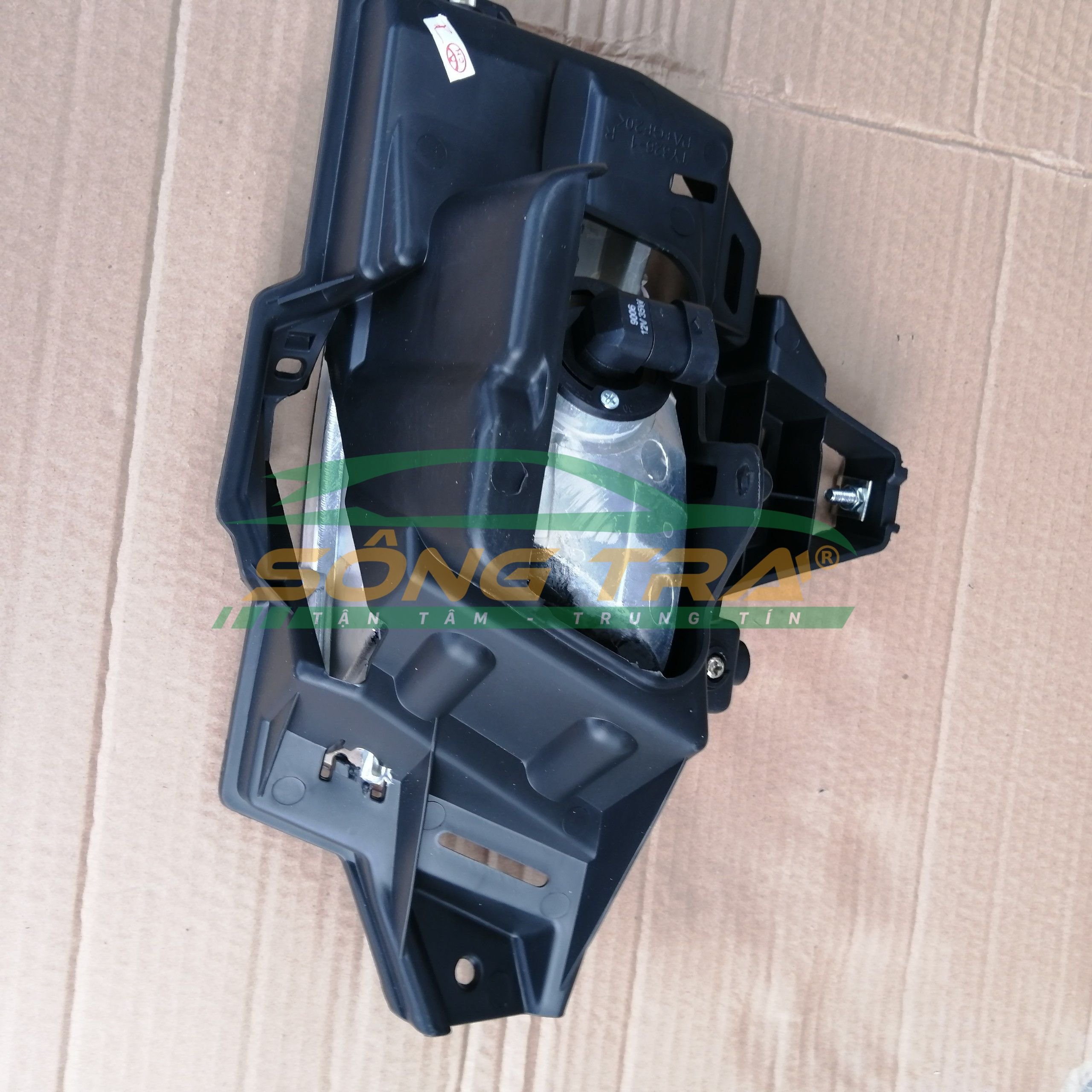 ĐÈN GẦM TOYOTA INNOVA 2009 - 2012