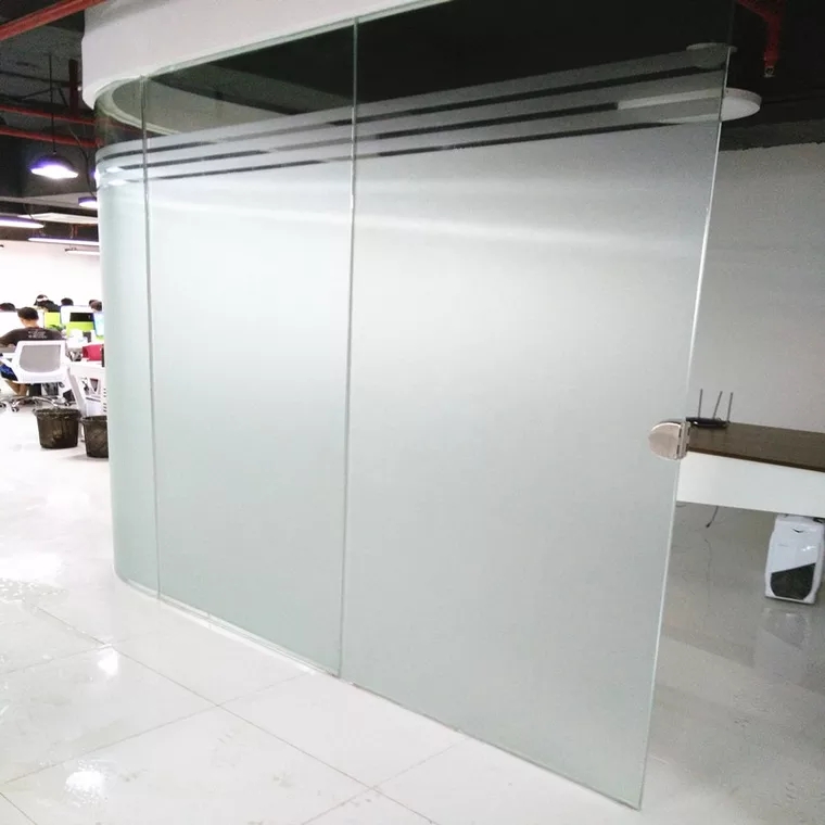 [HCM]Cuộn 5M x 60cm rộng Decal PVC dán kính mờ (có sẵn keo) - Mờ Cát P008