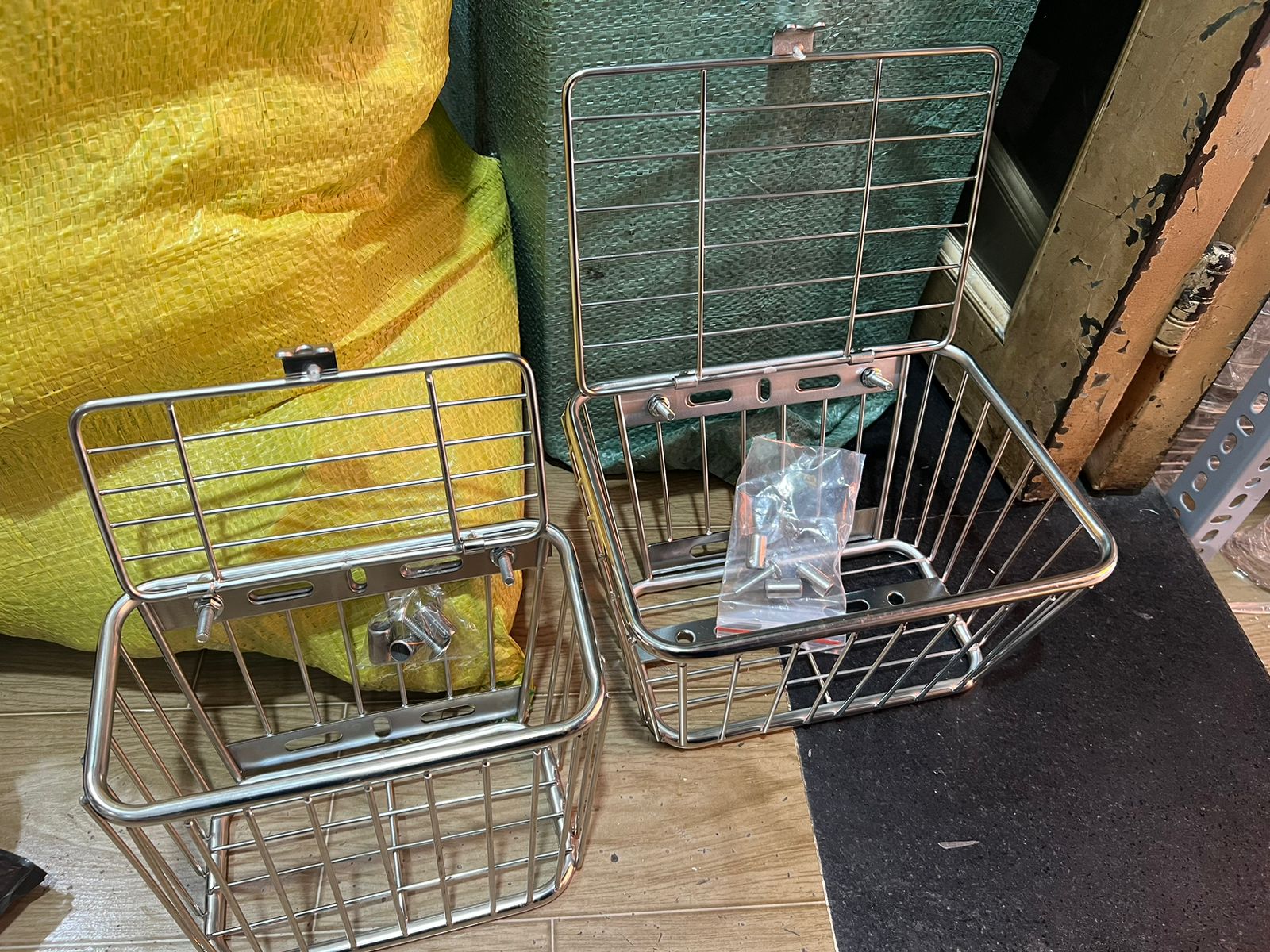 Rổ trước inox có nắp xe máy đựng (full ốc tán).