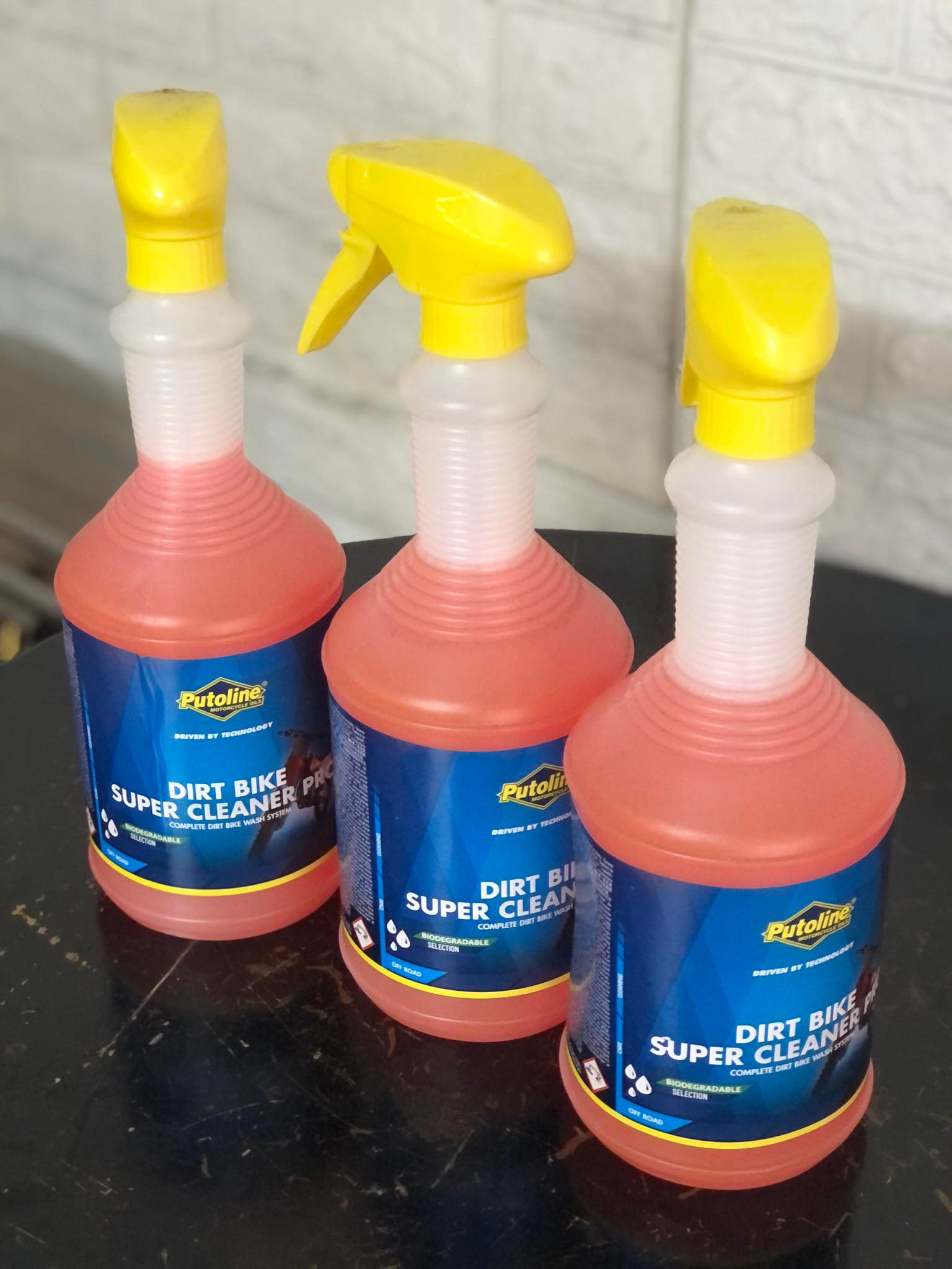 Dung dịch rửa xe dàn chân Putoline Hà Lan