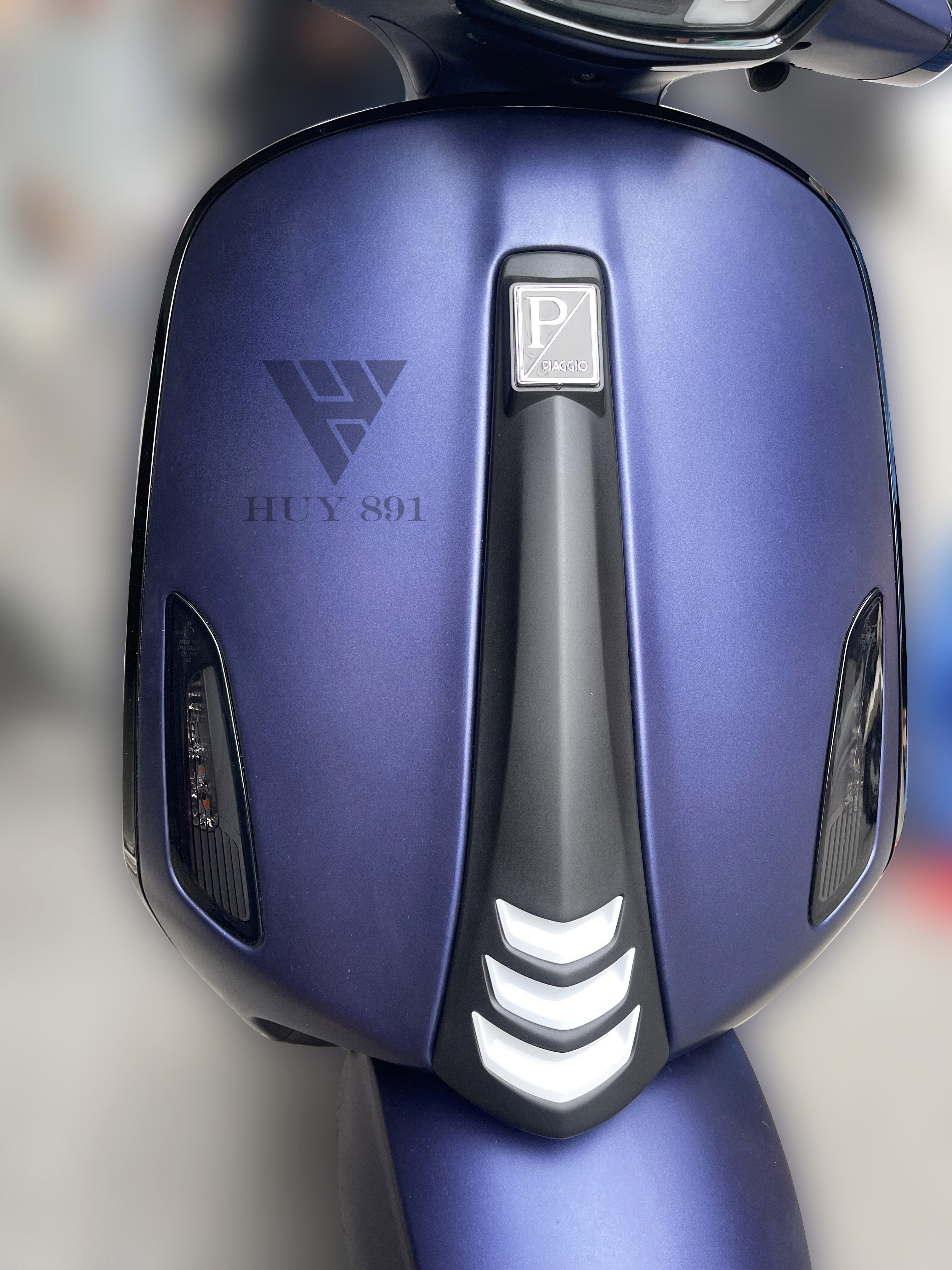 Vạch cà vạt Vespa Sprint Primave Notte đời mới