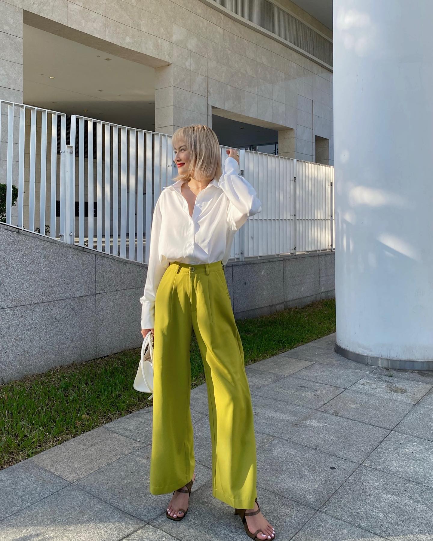 [Nhập mã LAZFASHION34-giảm 15% tối đa 99k/600k]SAP-Áo sơ mi trắng đơn giản
