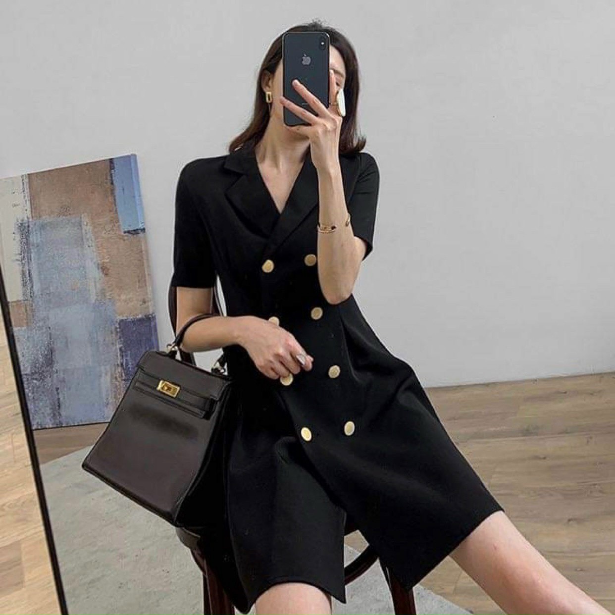 Đầm vest đen nút trắng