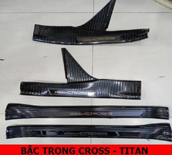 ỐP BẬC TRONG TITAN TOYOTA COROLLA CROSS- NẸP BƯỚC CHÂN TRONG CROSS 2020