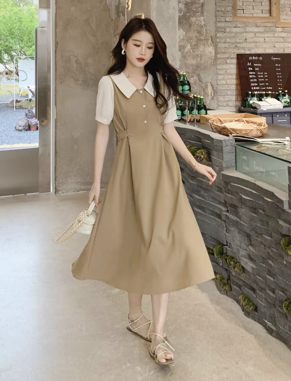 Đầm kem cổ trắng thắt eo