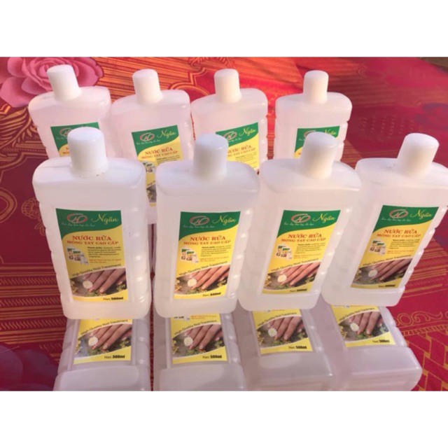 Nước rửa móng tay