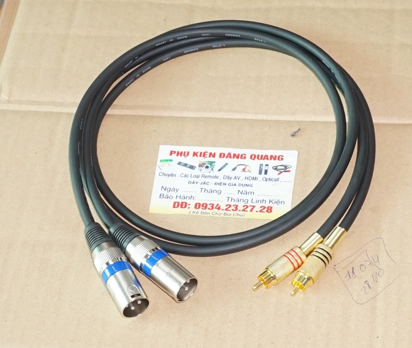 Cặp dây  canon Đực ra AV dài 1m (dây đen , jack canon sọc xanh )