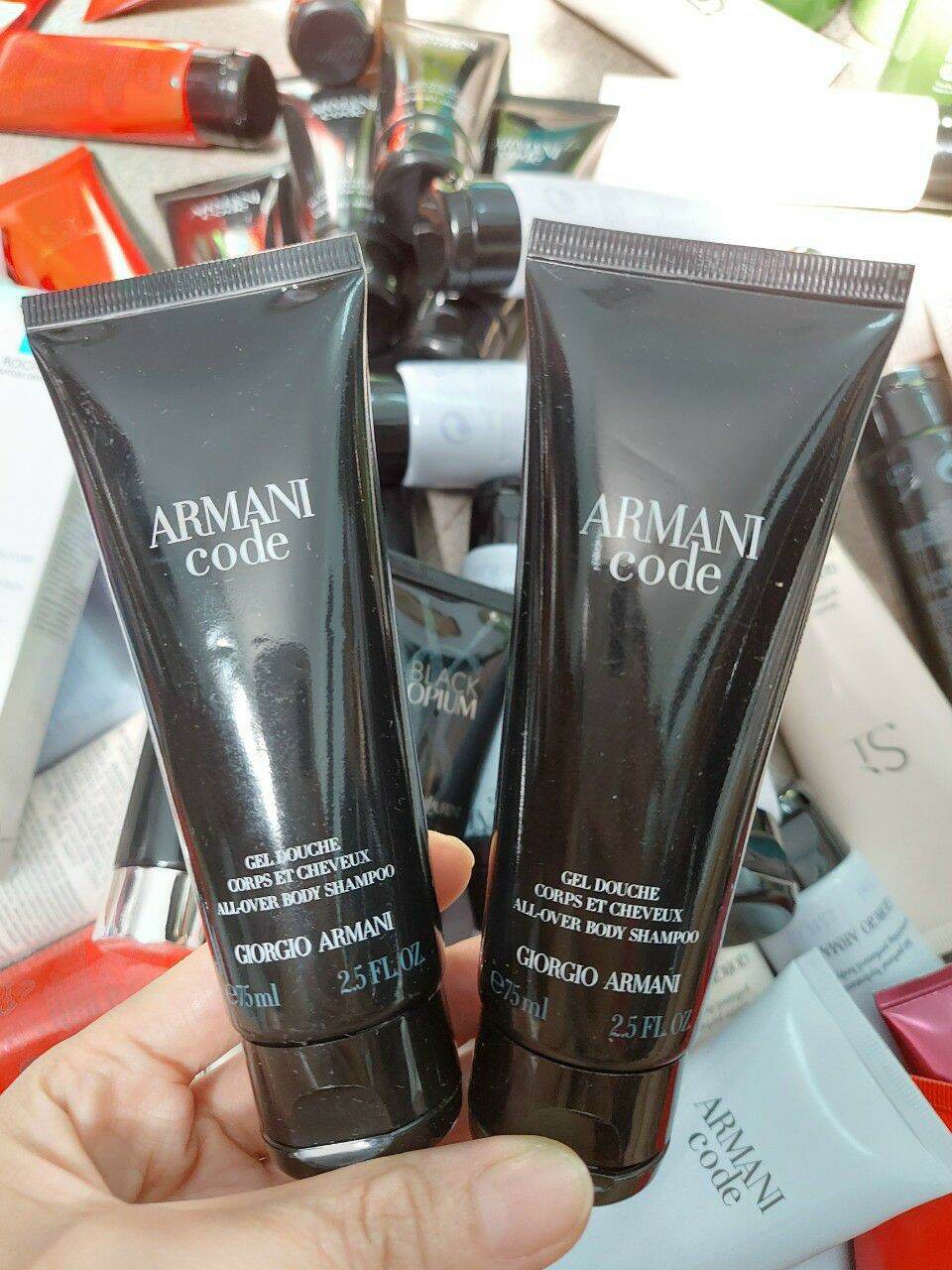 Gel tắm gội nước hoa Giò Armani Code 75ml.