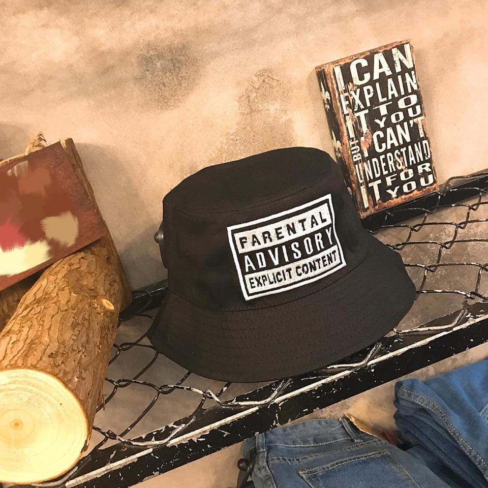 Mũ bucket mác vuông cực kute