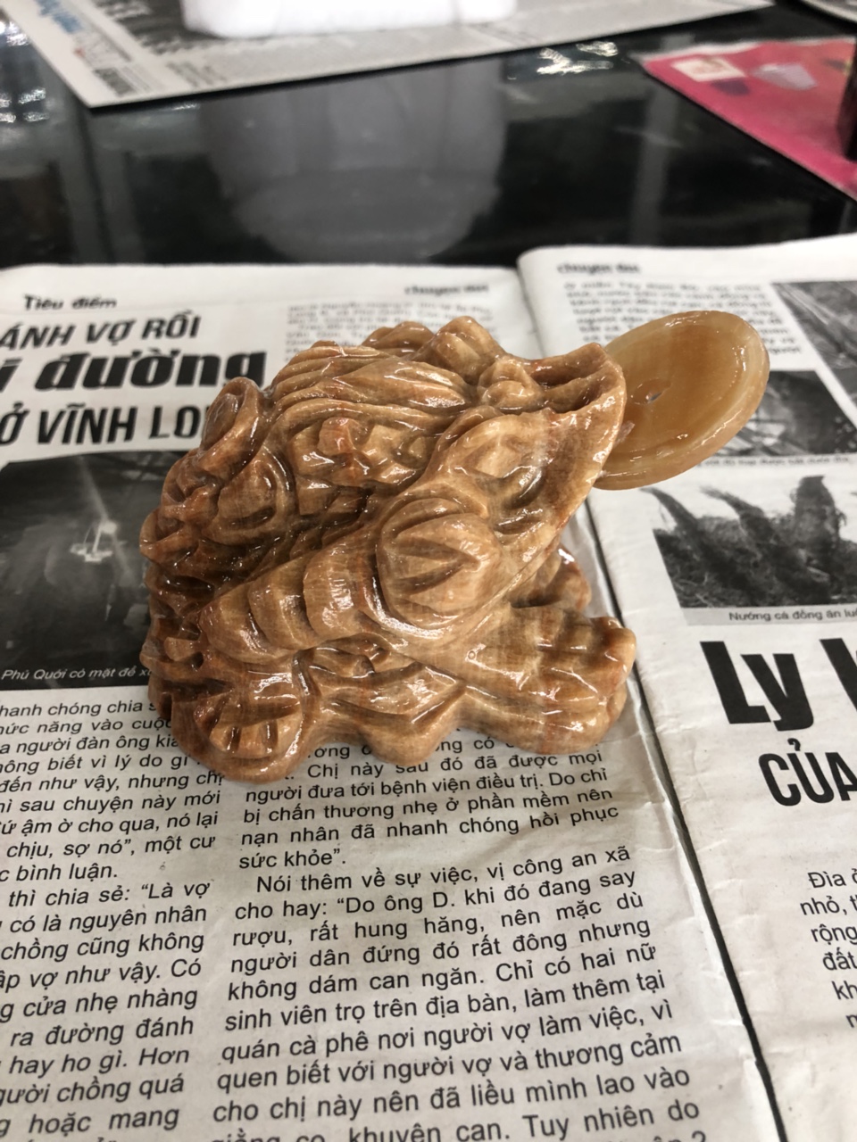 Tượng Cóc Ba Chân, Cóc Ngậm Tiền, Thiềm Thừ phong thủy chiêu tài lộc đá cẩm thạch vân gỗ - Dài 8cm và 10cm