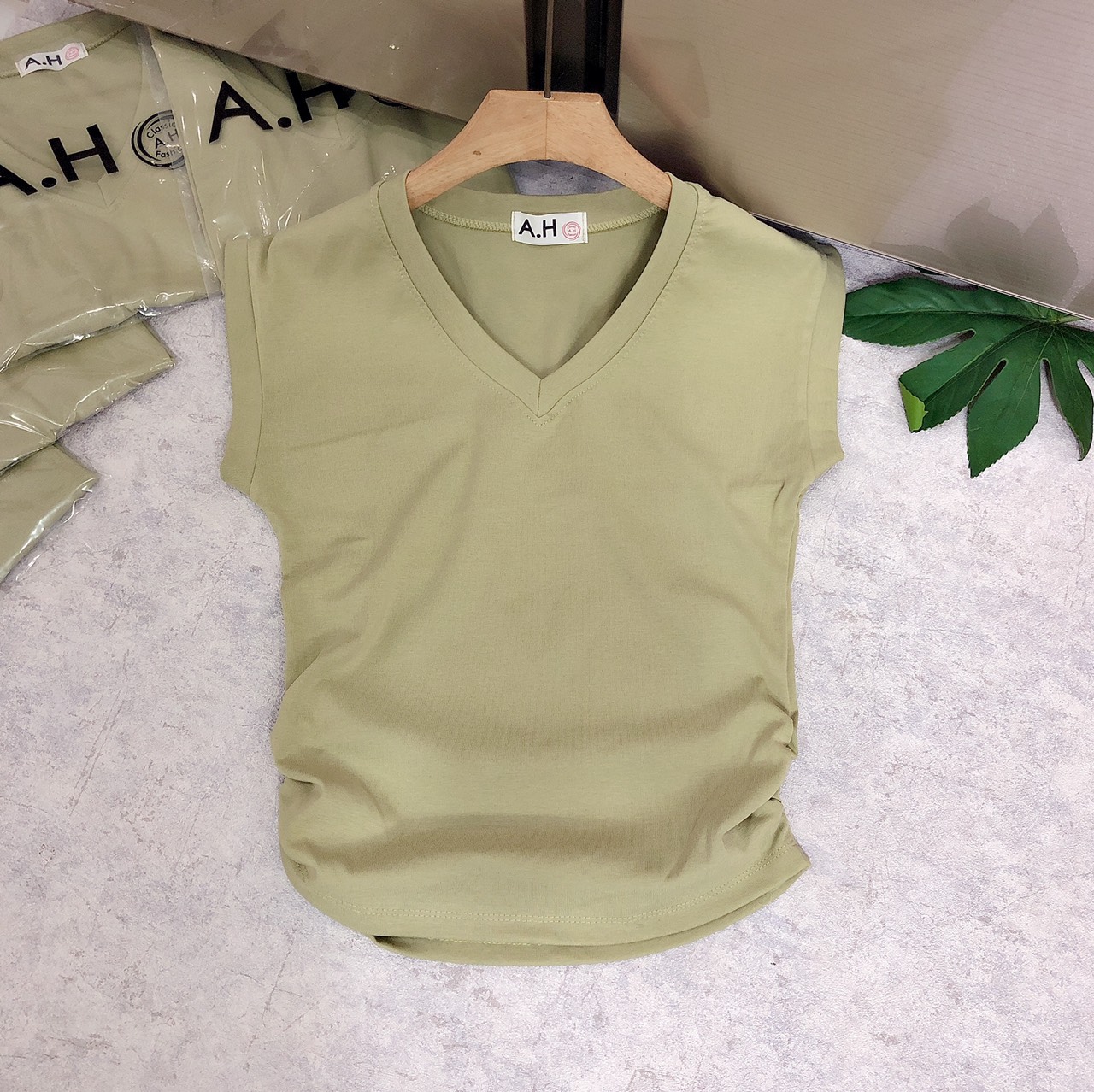 Áo thun ôm Nữ Cổ Tim Tay tay hến nhún eo ( Cổ Tim A.H )