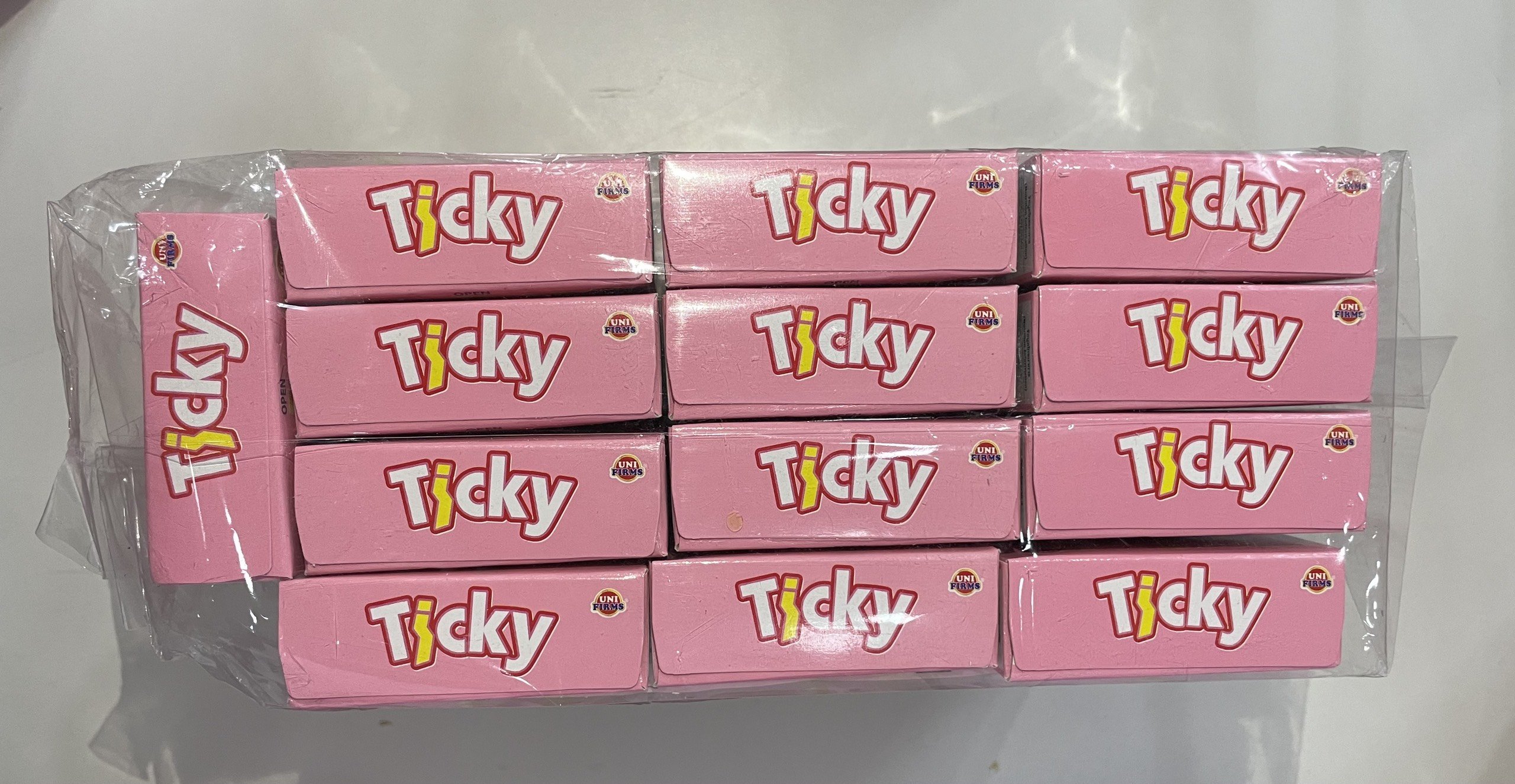 Bánh Que Ticky Thái Lan Kem Dâu (Hộp 20g)