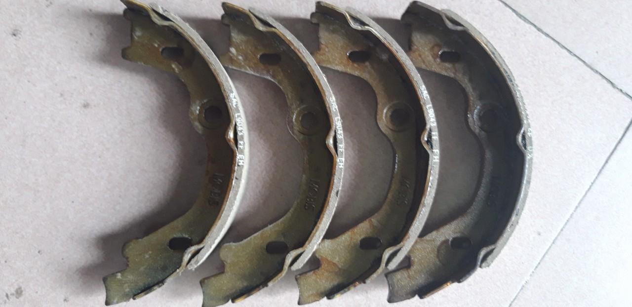 Má phanh tay Carens ( Giá 1 Bộ) Xịn