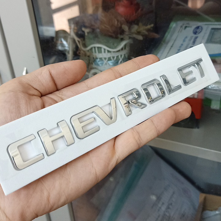 Tem logo nổi Chevrolet dán trang trí đuôi xe