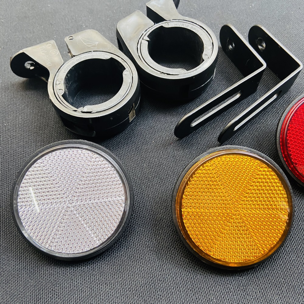 COMBO MẮT MÈO PHẢN QUANG TRÒN GẮN CHÂN PHUỘC VÀ BIỂN SỐ