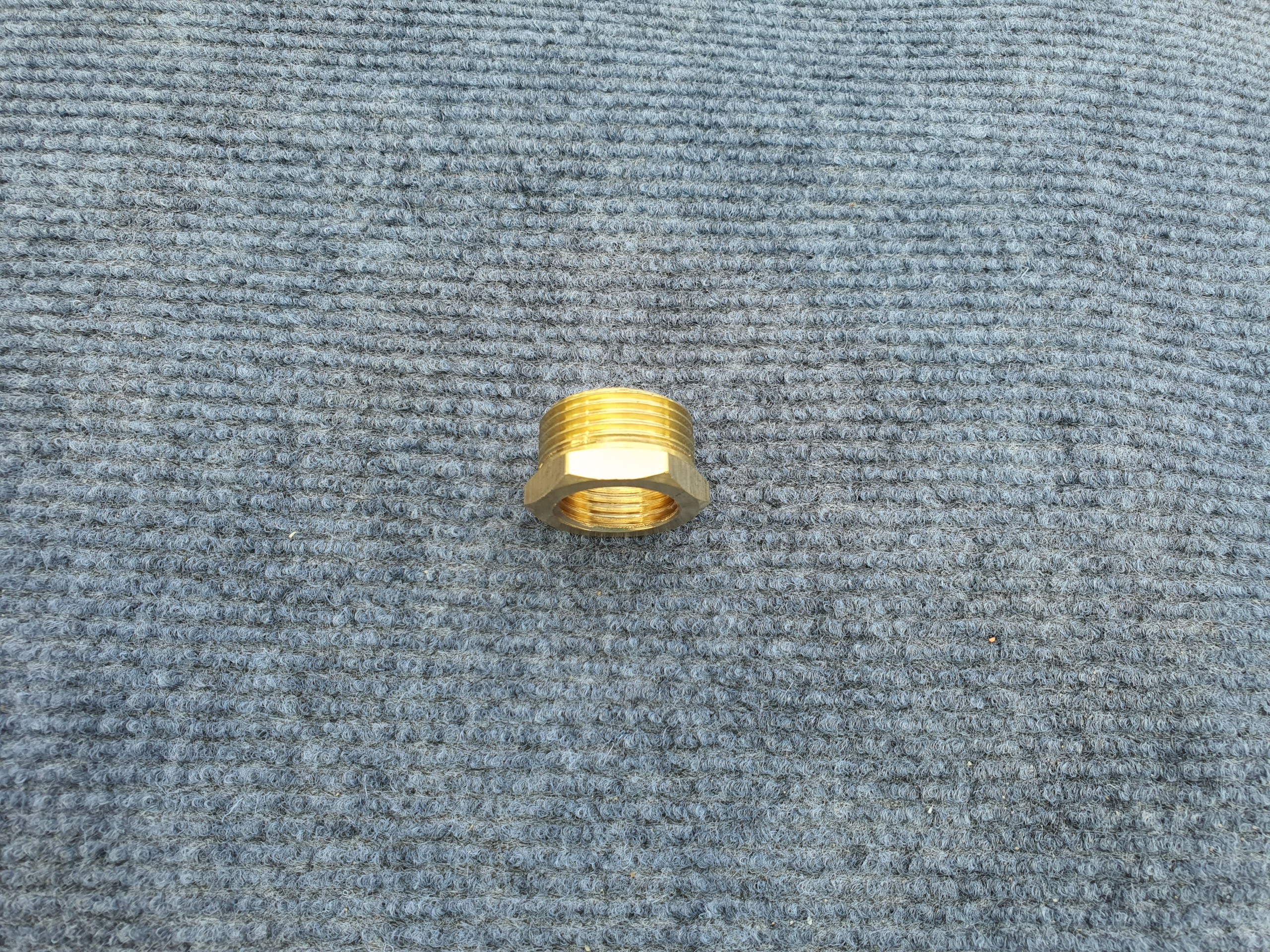 Visenta Brass Internal and External Threaded Connectors with 21 and 27 Threaded Styles