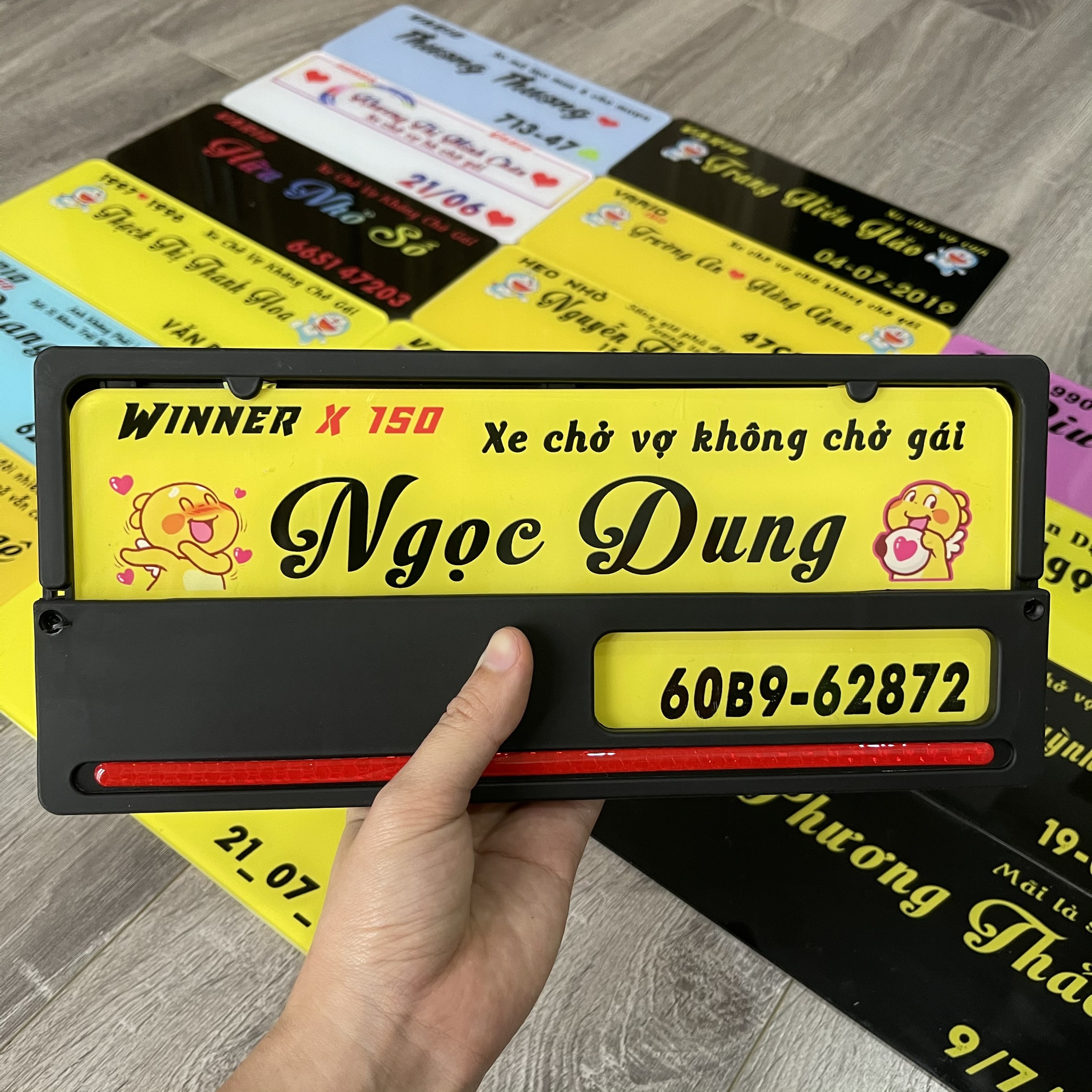 Bảng tên kiểu Indo full hộp đựng