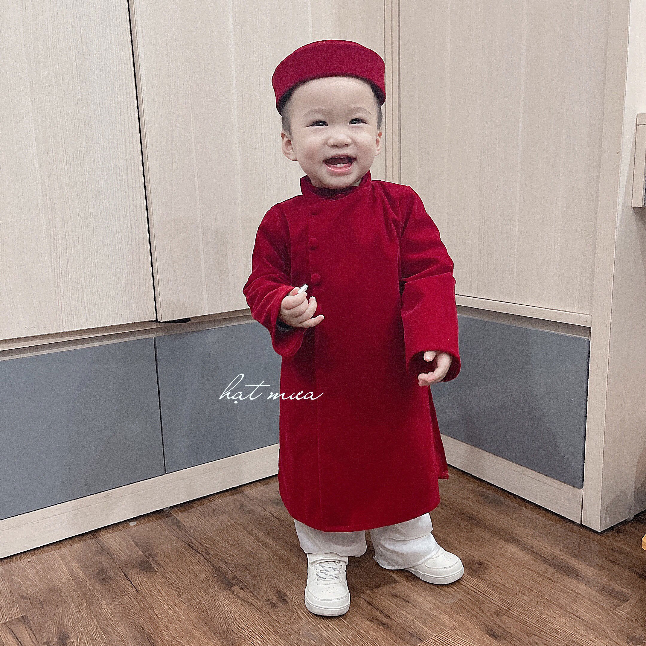 Set áo dài nhung Phú Quý màu đỏ đô cho bé trai (kèm quần lụa trắng và mấn)