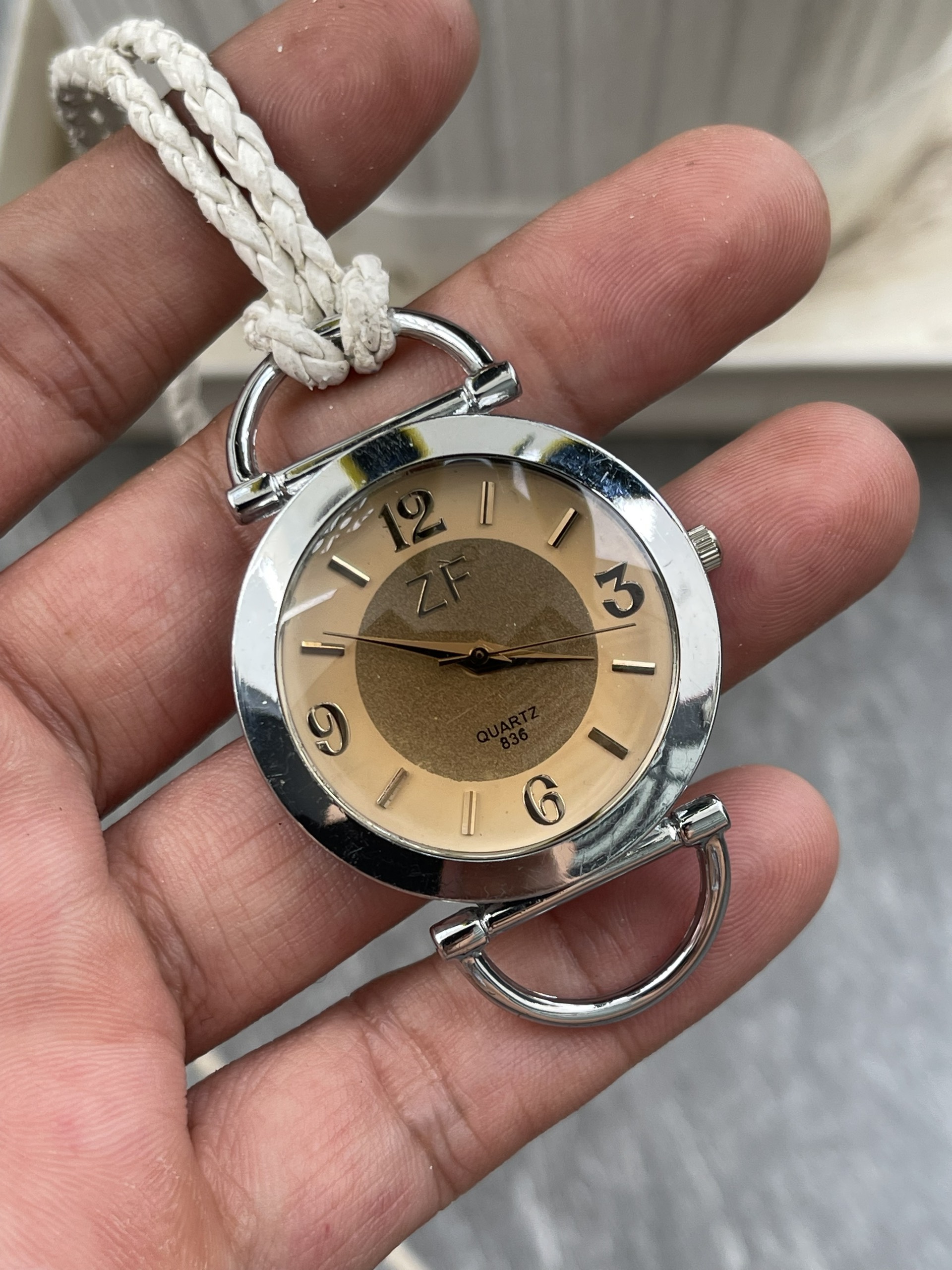 Đồng hồ cầm tay nam ZF chạy pin hàng Si