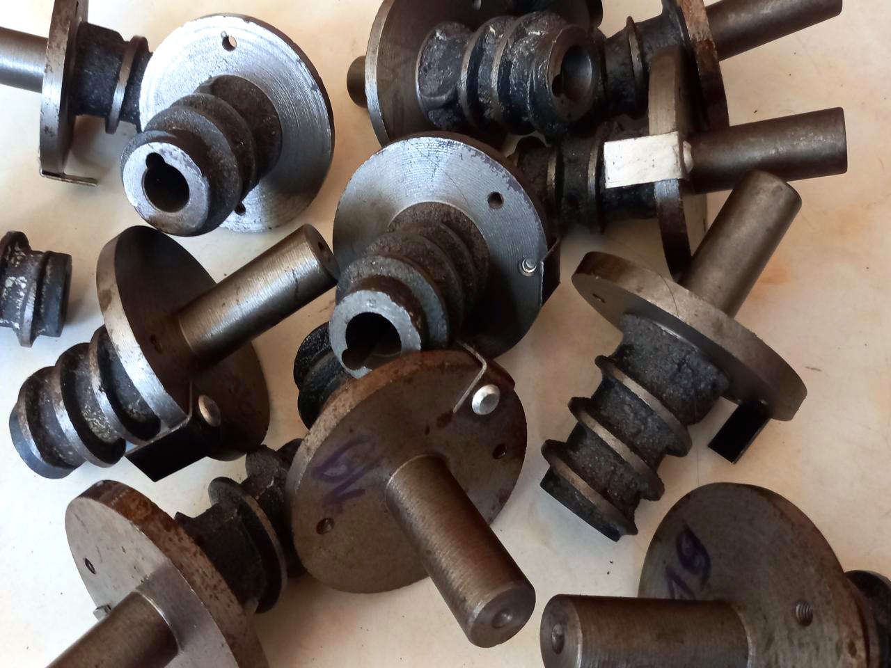 Trục máy xay cà phê phi 16