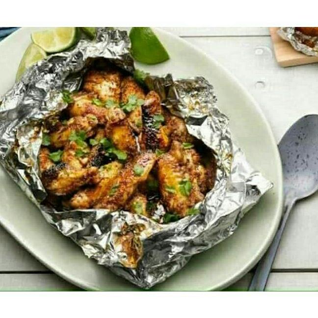 Cuộn giấy bạc bọc thức ăn để nướng