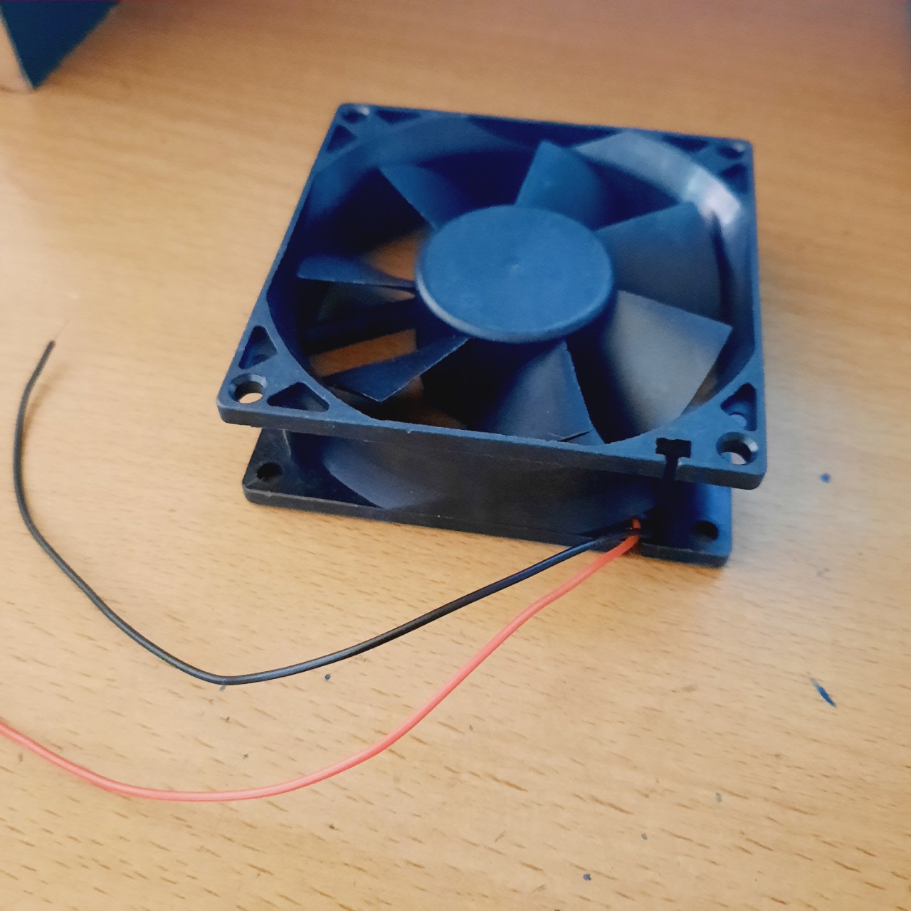 Quạt Tản Nhiệt 8x8x2.5Cm 12VDC- 0 .12A