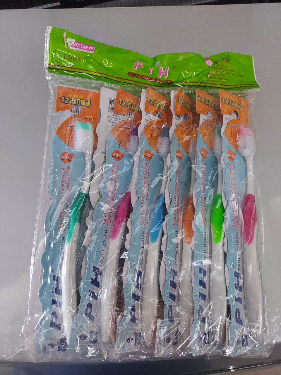 12 CÂY BÀN CHẢI ĐÁNH RĂNG P I H