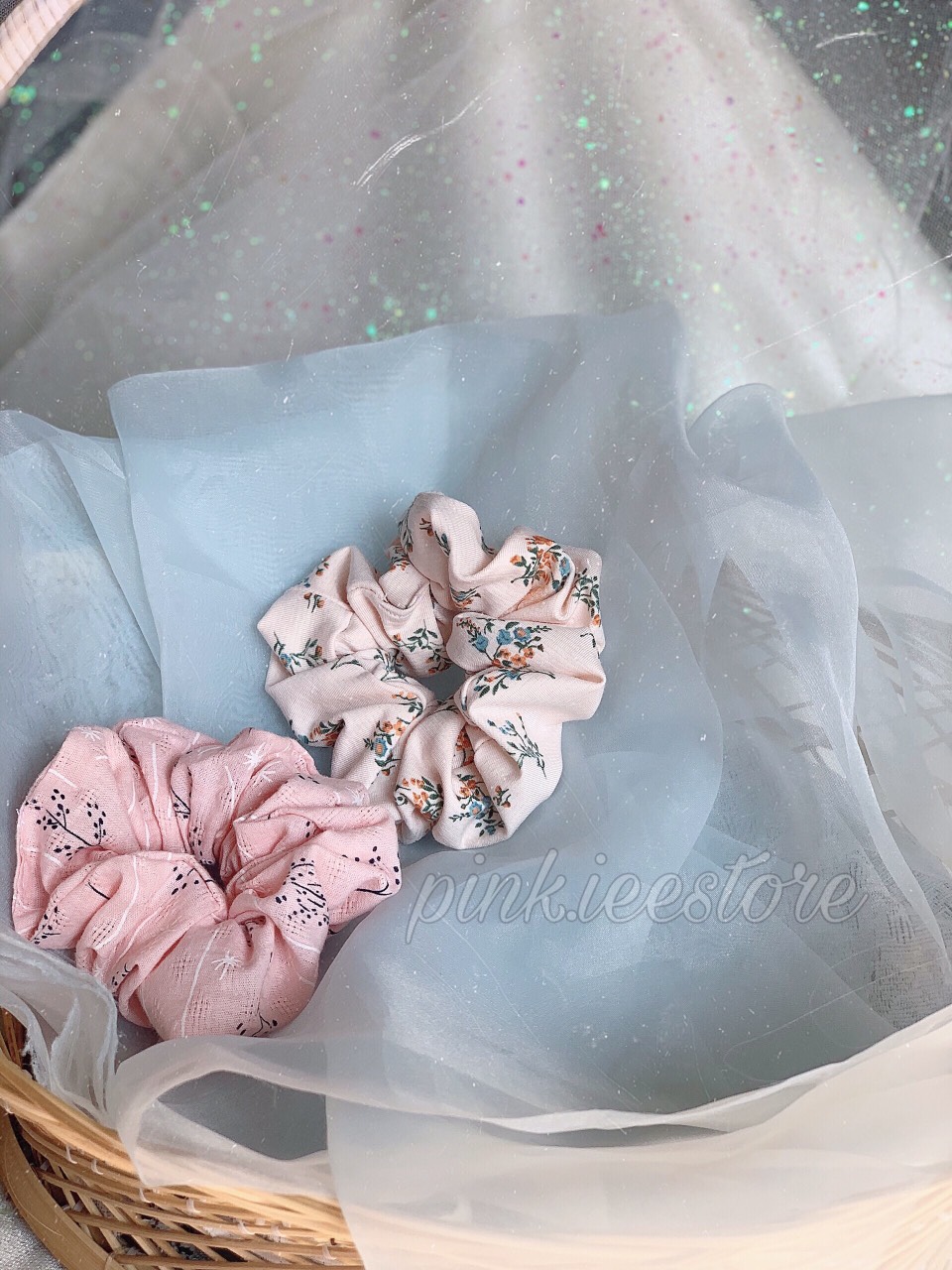 SCRUNCHIES VẢI HOA SIÊU ĐẸP - CỘT TÓC HOTTREND