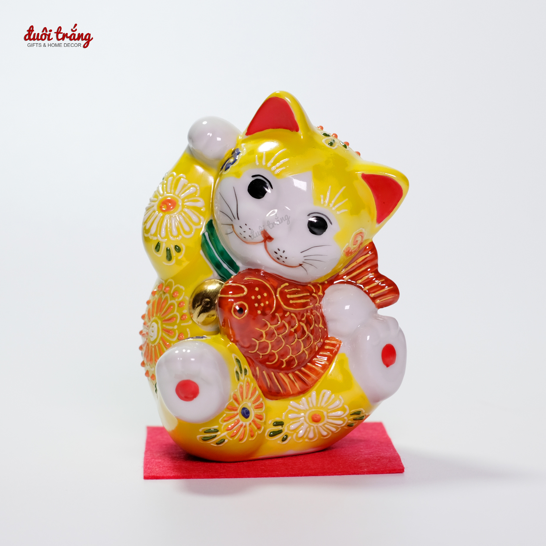 Mèo Kutani 11cm Vàng ôm cá chép - K7-1506