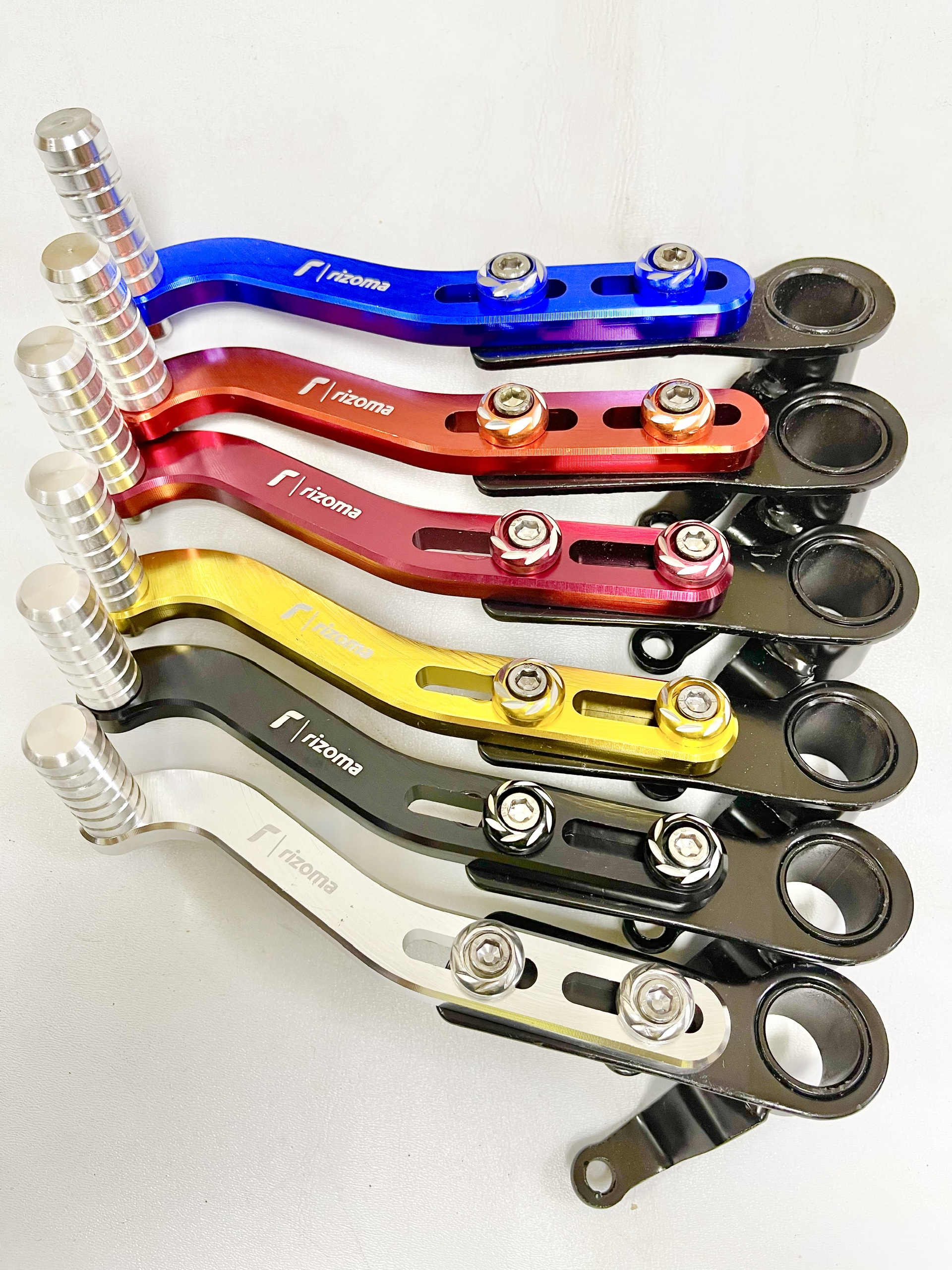 Cần số nhôm CNC Rizoma cho Winner V1