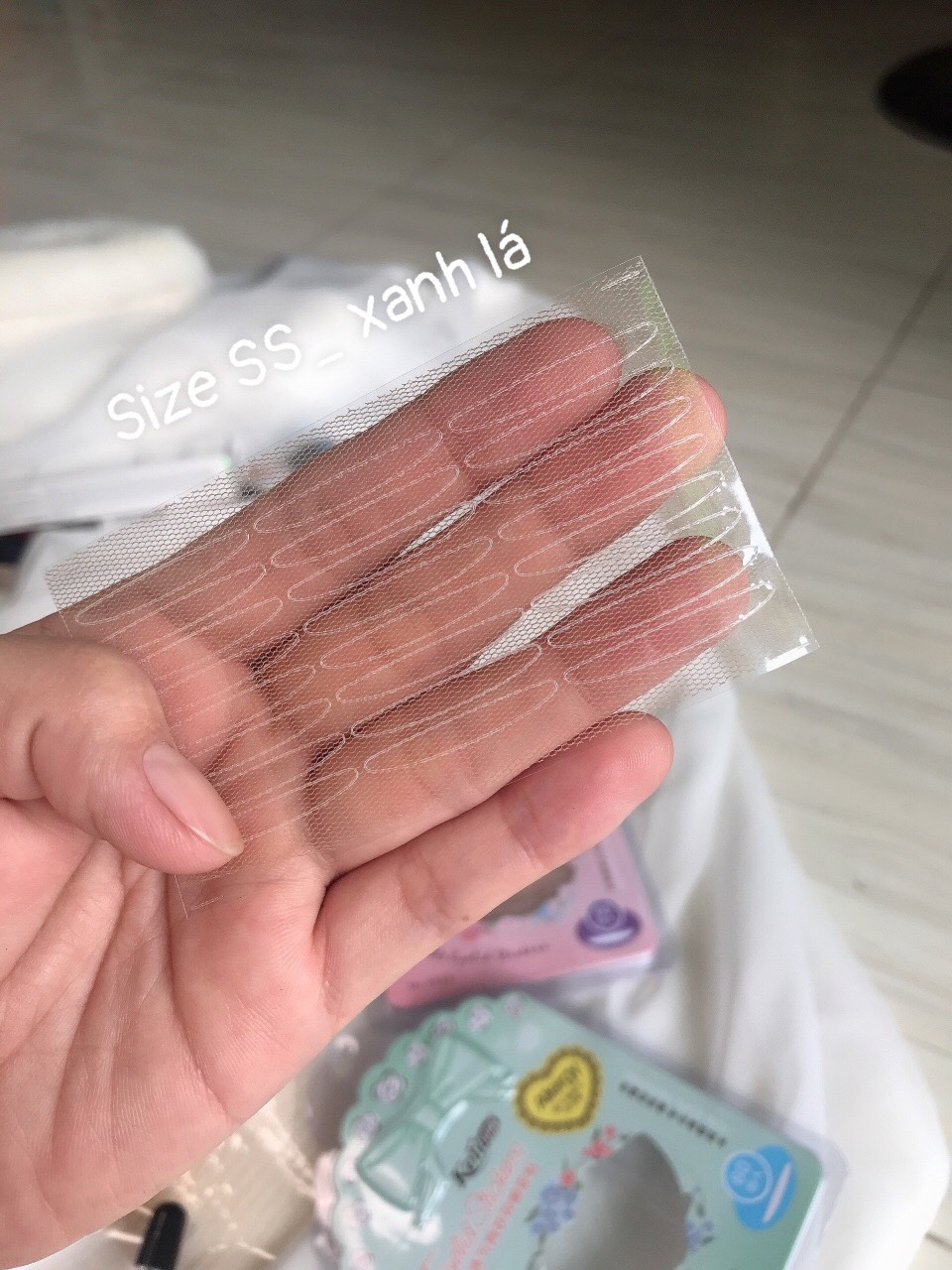 Kích mí lưới kèm keo và nhíp Keli (Xanh Lá Cây)
