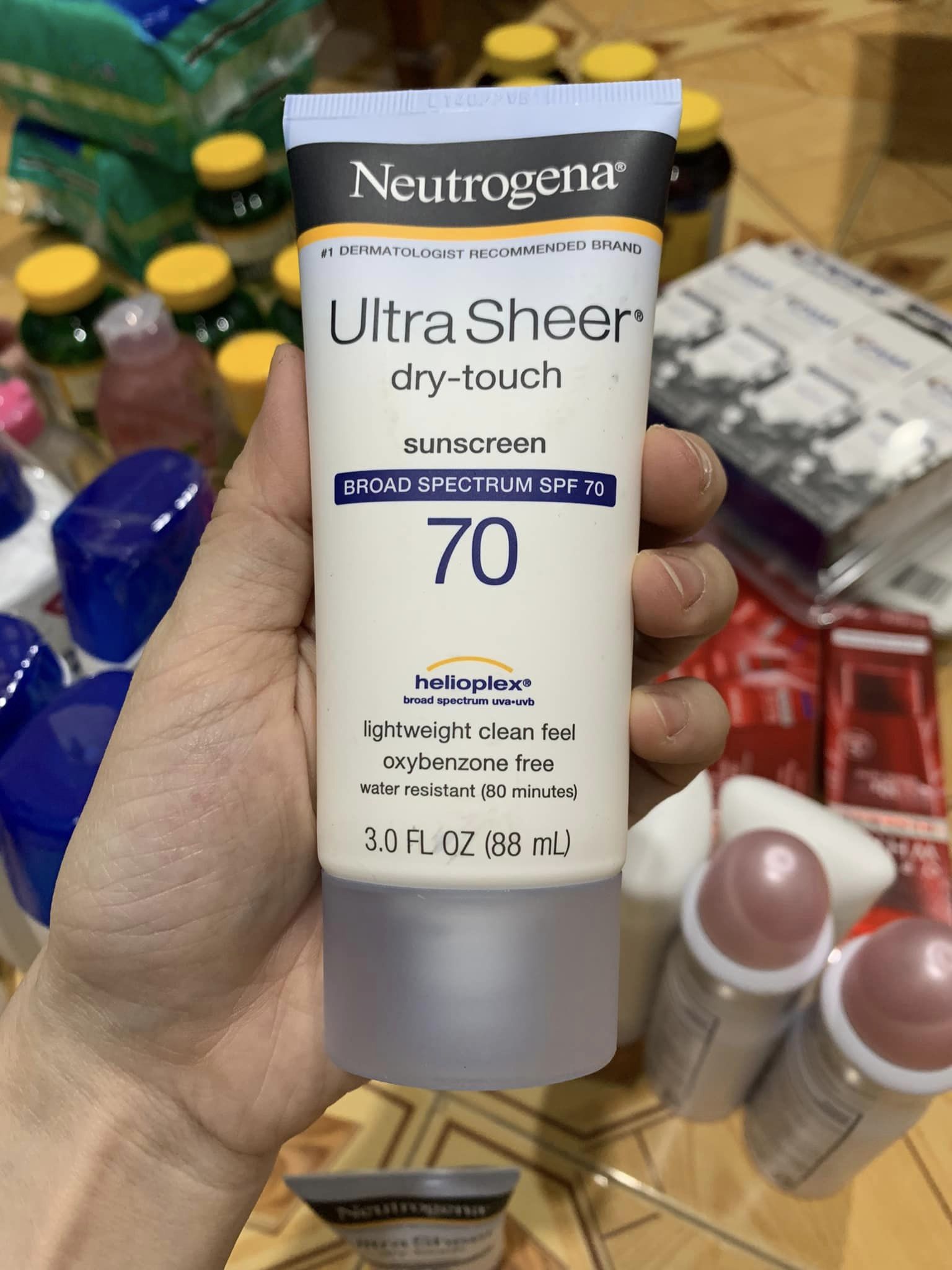 Kem Chống Nắng Neutrogena Ultra Sheer Dry Touch - helioplex (tuyp 88ml)
