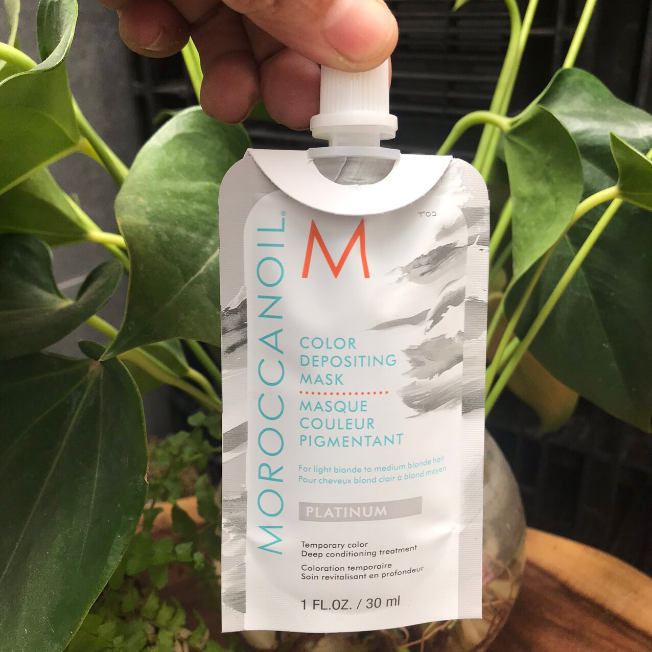[HCM]MẶT NẠ HẤP Ủ GIỮ MÀU MANG SẮC MÀU BẠCH KIM MOROCCANOIL 30 ml