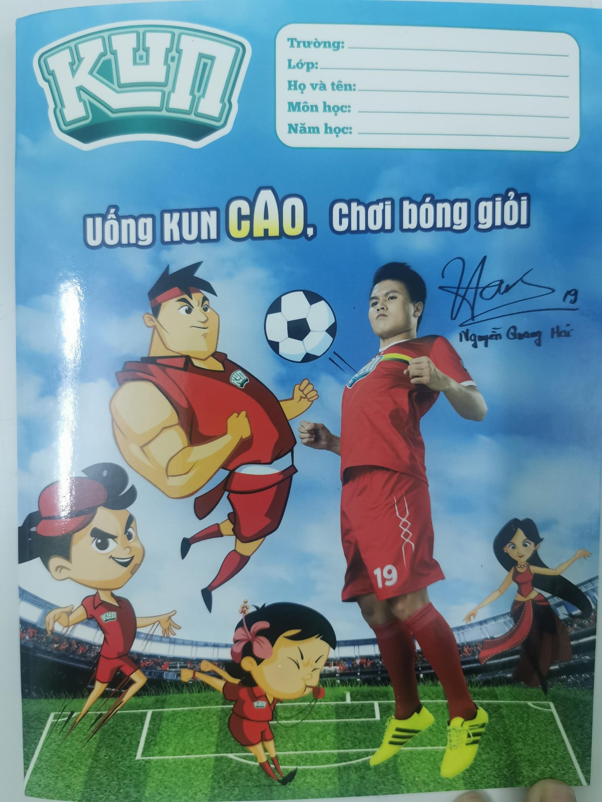 Kun hình Quang Hải là một sản phẩm độc đáo mang hình ảnh của siêu sao bóng đá Quang Hải. Không chỉ là một món đồ chơi đáng yêu, mà còn mang đến niềm đam mê bóng đá cho người xem. Hãy cùng chiêm ngưỡng hình ảnh Kun hình Quang Hải và yêu thương Quang Hải hơn nữa.