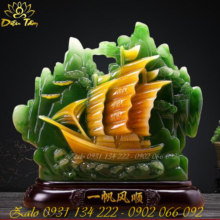 Wind-up sailing craft statue