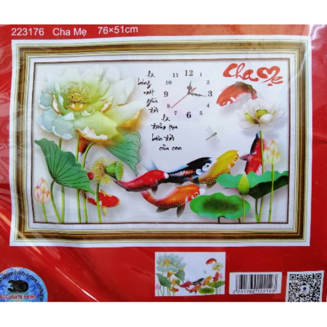 [HCM]Tranh thêu chữ thập cha mẹ cá hoa sen trắng 223176 - kích thước 76 * 51