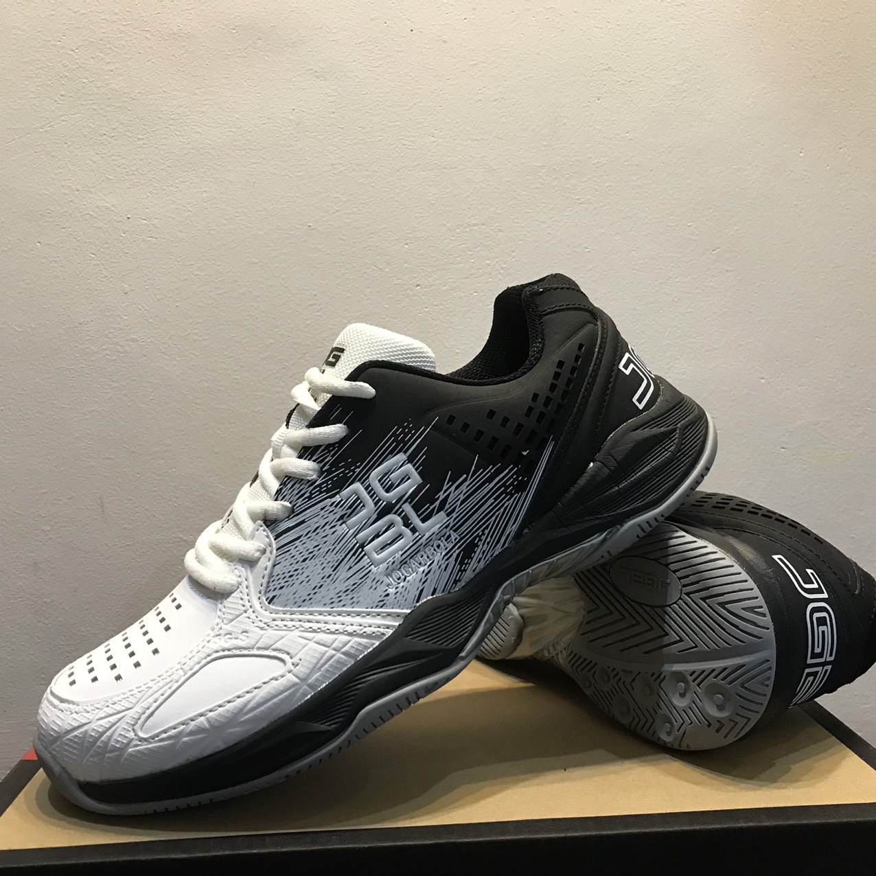 Giày tennis nam cao cấp