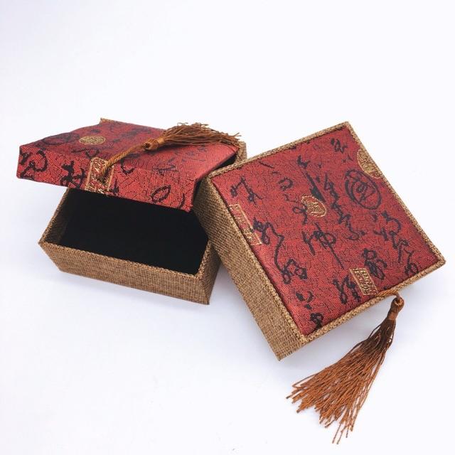 Hộp Gấm Chữ Thư Pháp (HGCTP#22 ) - Đựng Dây Chuyền, Nhẫn - Độ Bền Cao - Kiểu Dáng Đẹp, Có Thể Gói Quà Làm Quà Tặng