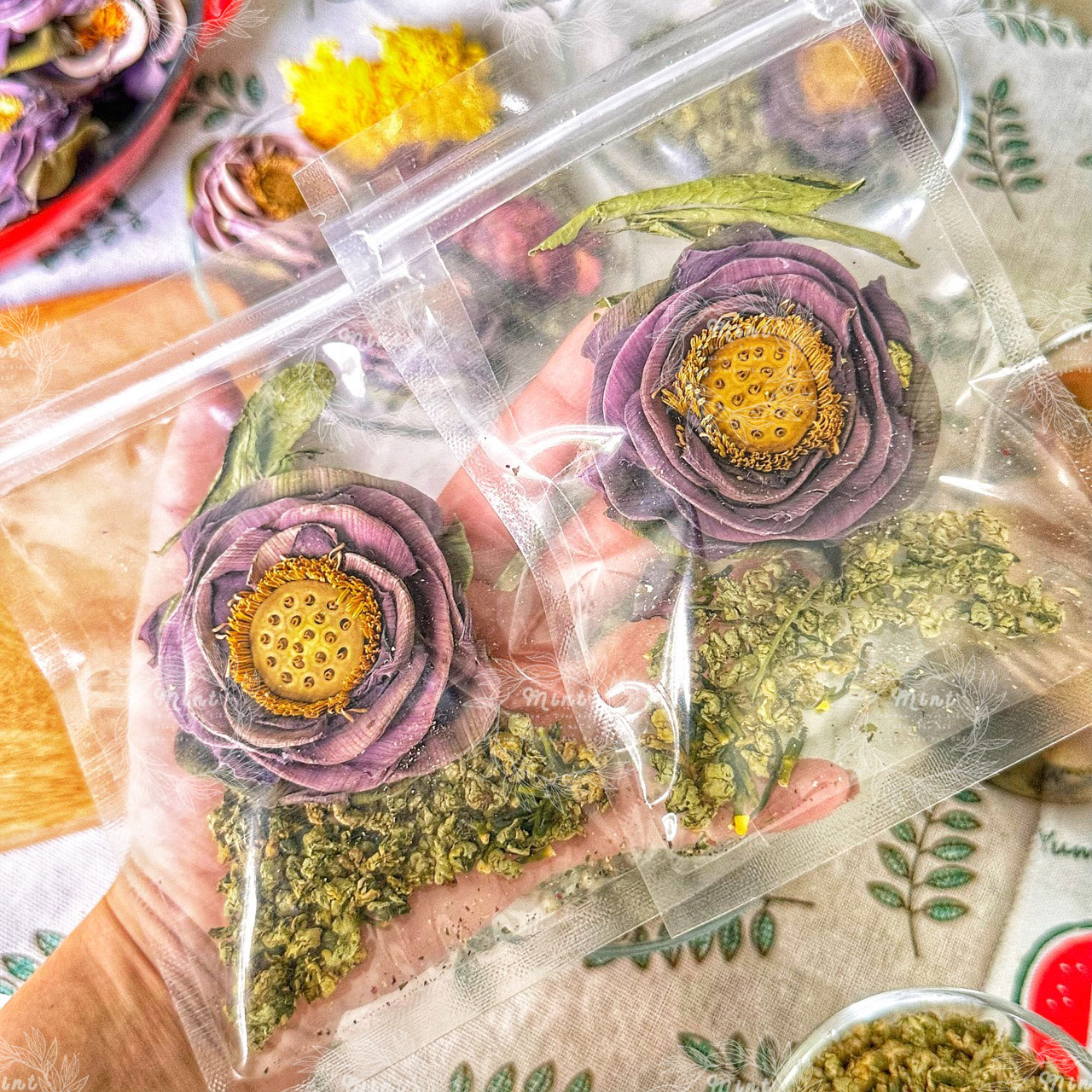 Trà hoa sen mix tâm sen - hộp 5 set