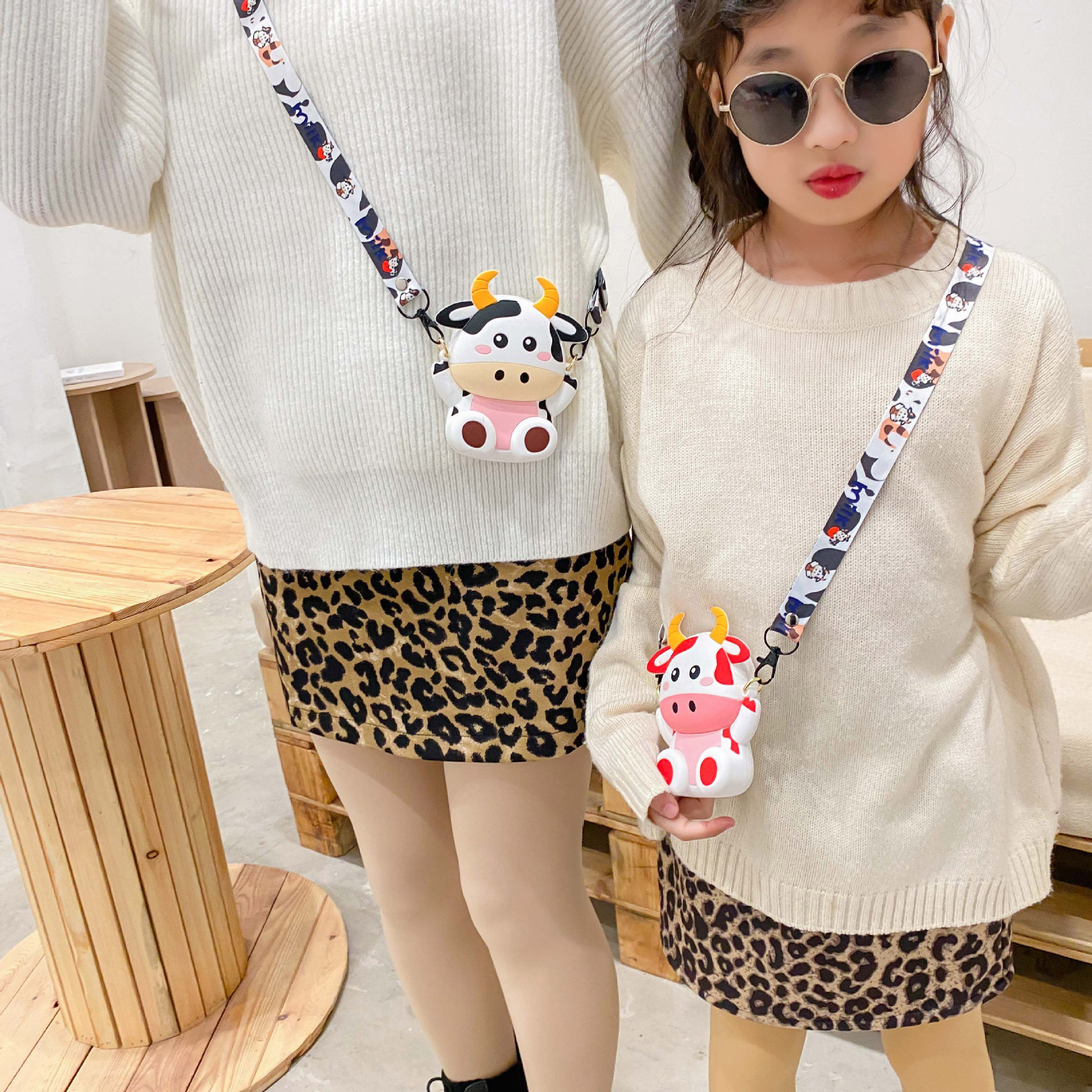 Túi Đeo Chéo Khủng Long Cute Đựng Lì Xì Cho Bé