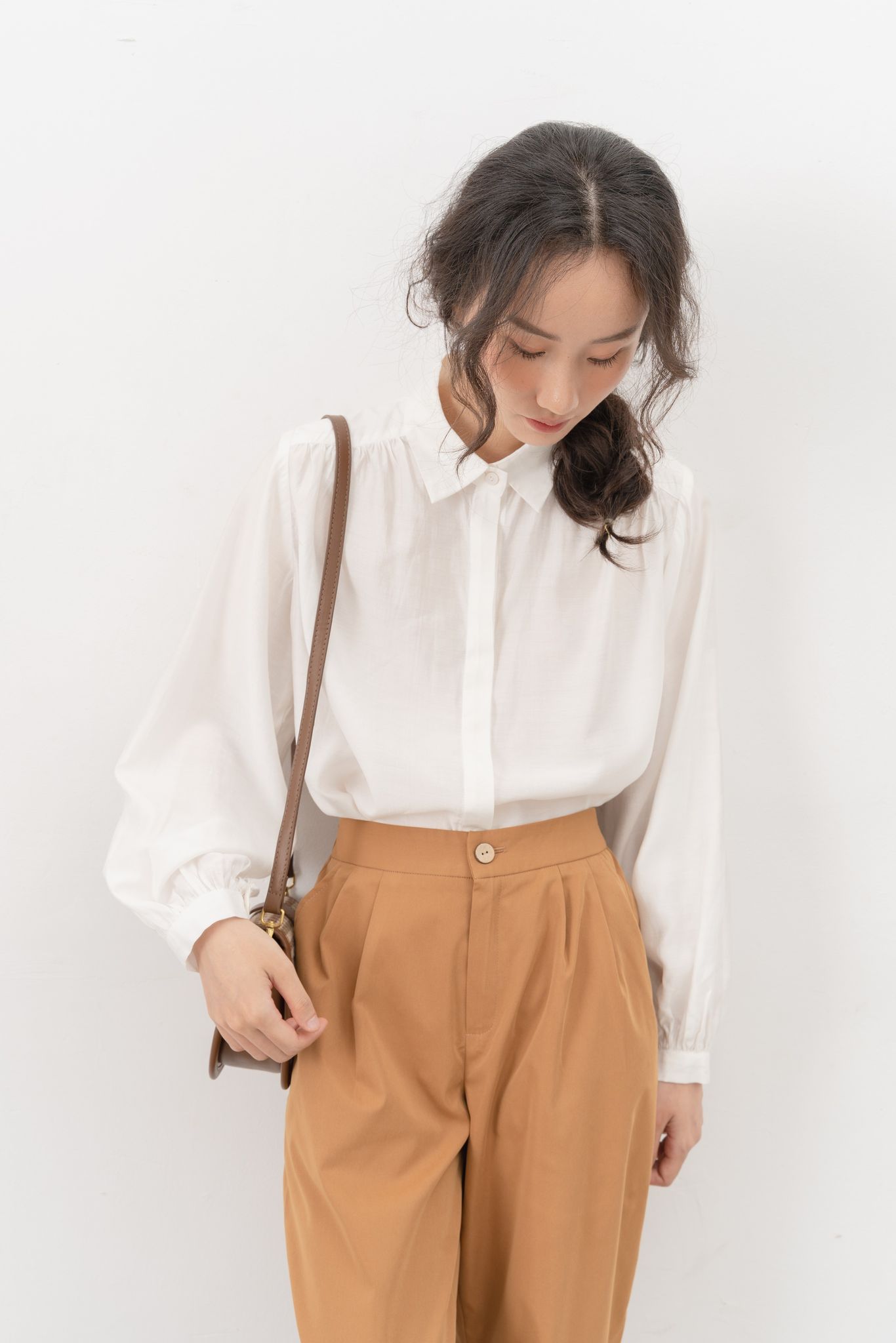Quần bom xếp ly be đáp chun sau MADELEN