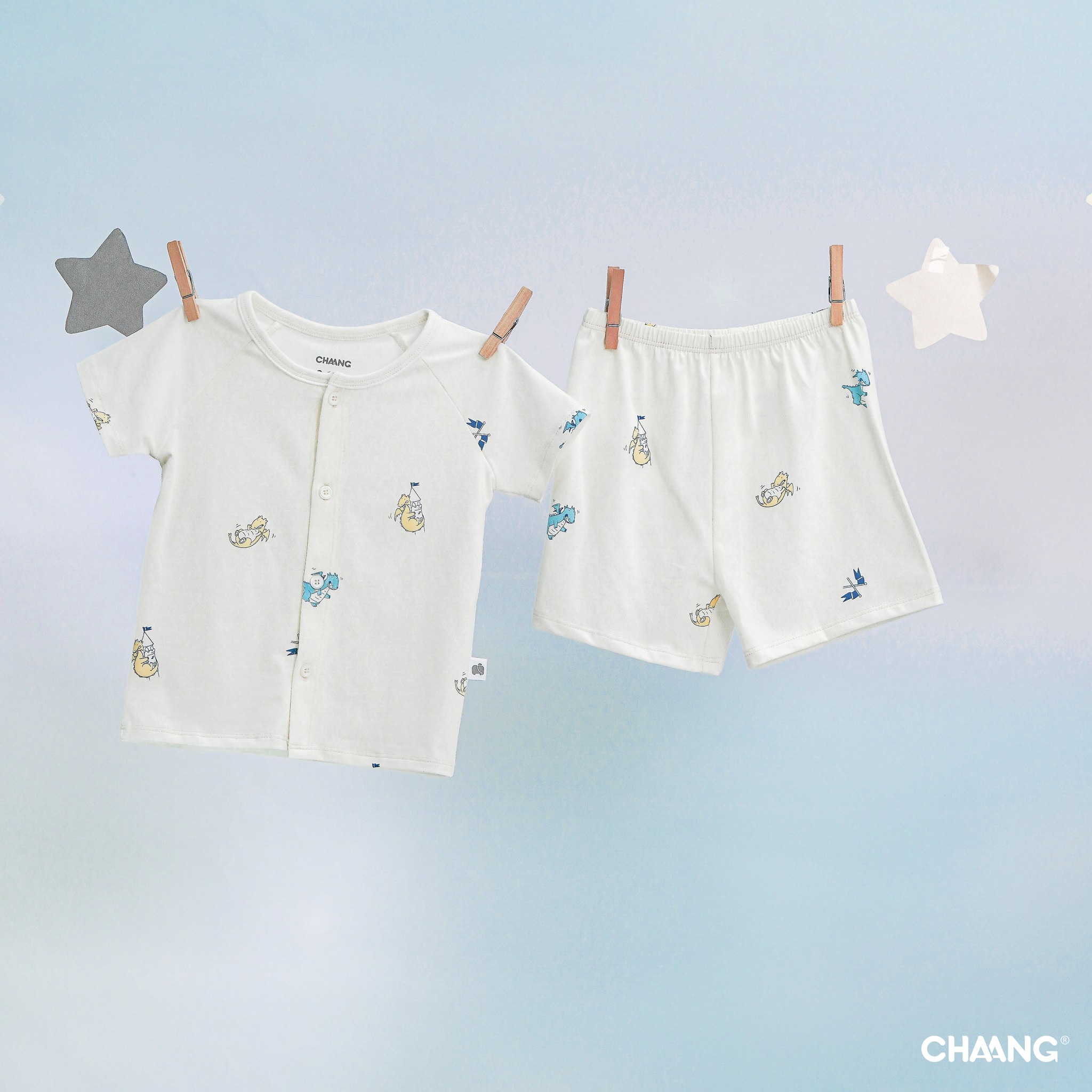 Bộ áo cộc tay quần đùi trẻ em khuy giữa họa tiết Fairy Chaang