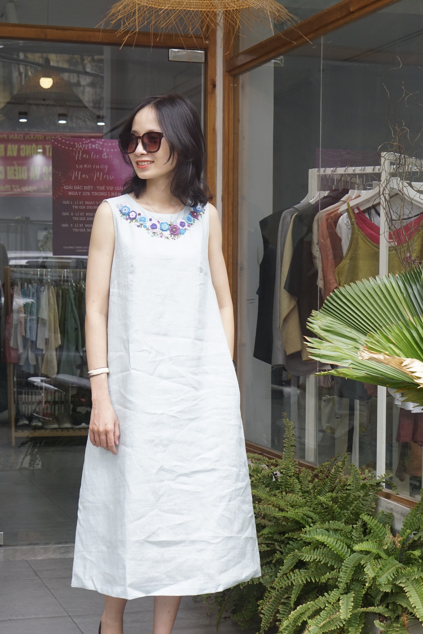 Đầm linen dáng dài thêu cổ CHIARA - MaxMessi